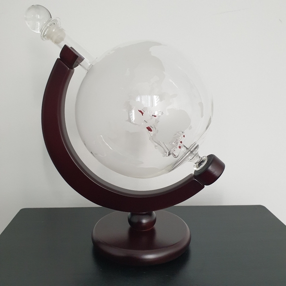Novelty globe decanter - Picture 1 of 8